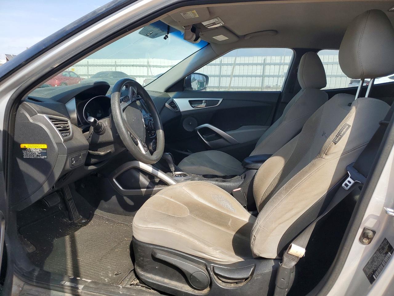 2012 Hyundai Veloster Base - Фото 7