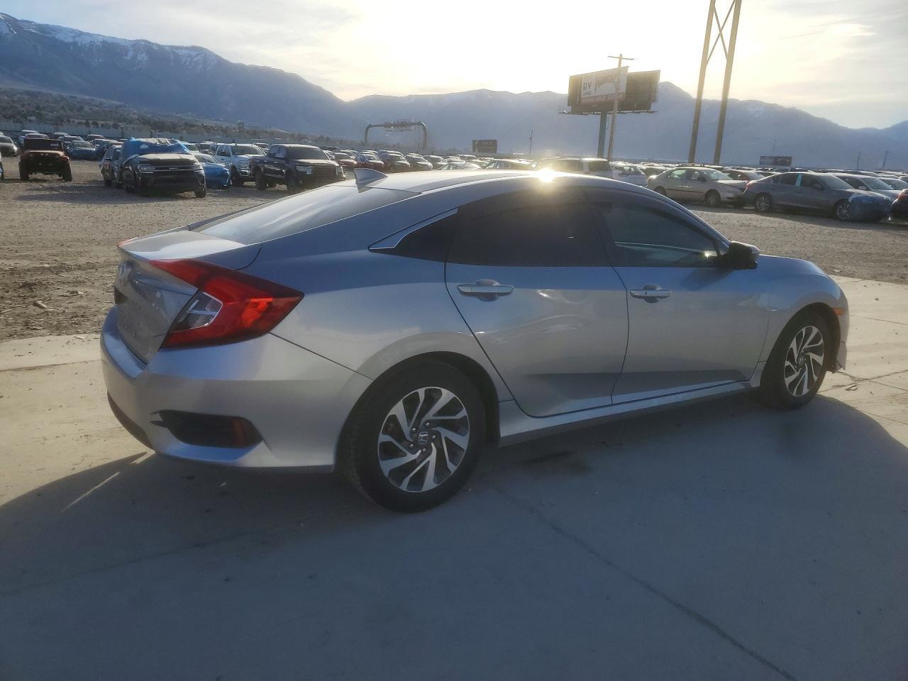 2017 Honda Civic Ex - Фото 3