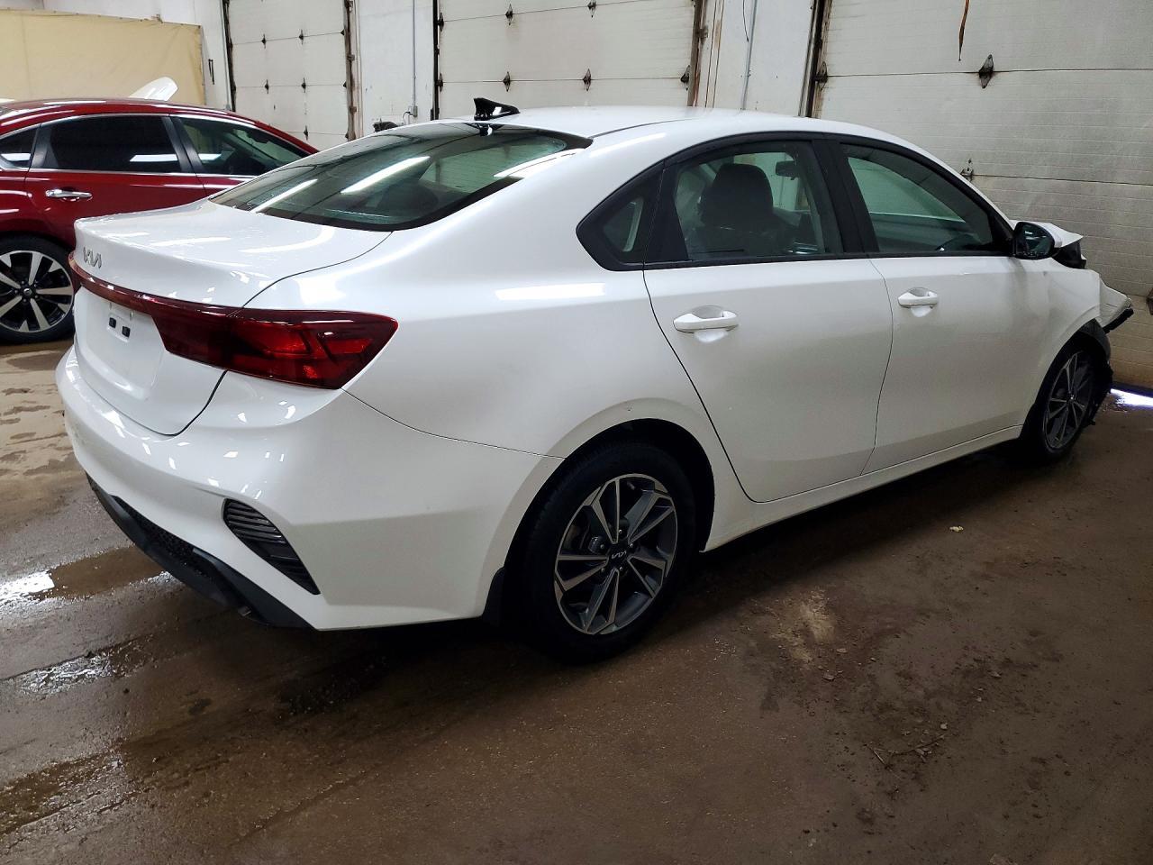 2024 Kia Forte Lxs - Image 3
