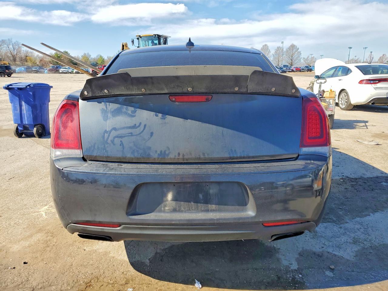 2019 Chrysler 300 S - Image 6