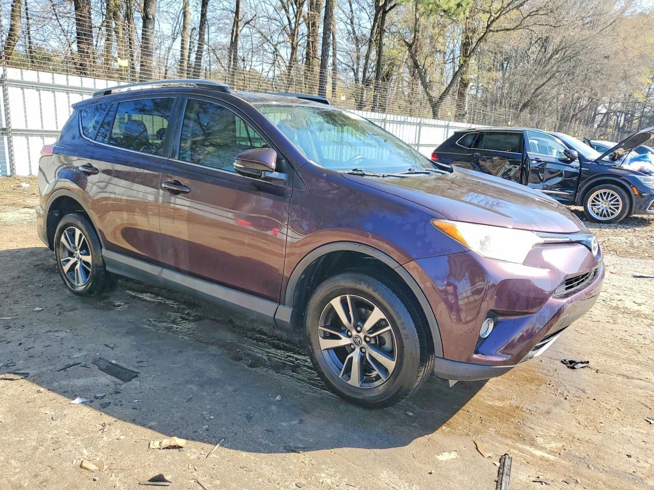 2017 Toyota Rav4 Xle - Image 4
