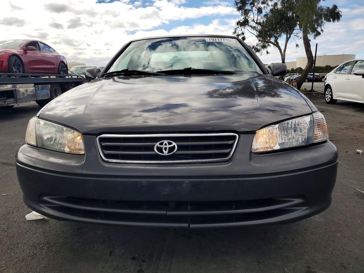 2001 Toyota Camry Le V6 - Фото 5