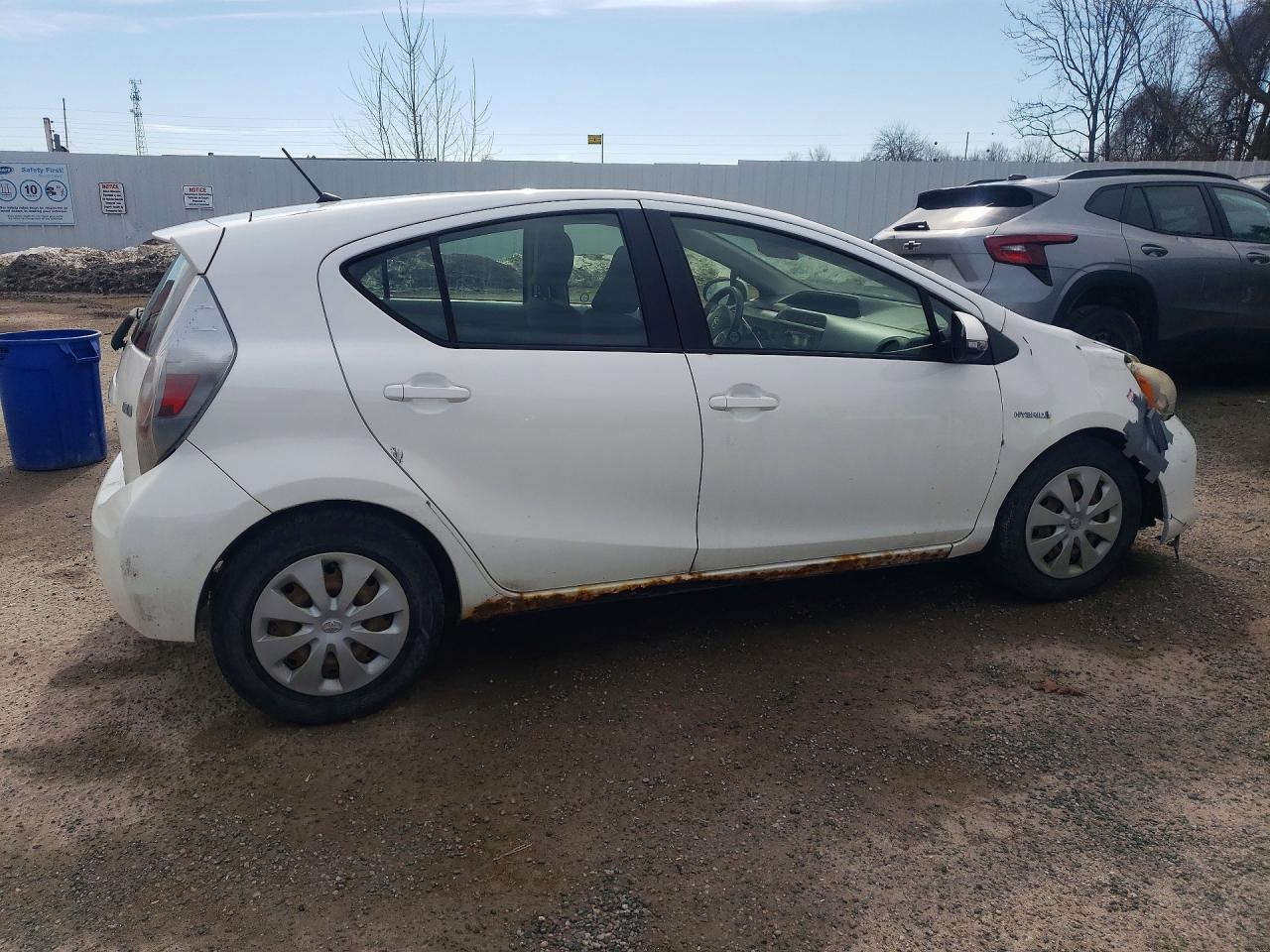 2012 Toyota Prius C One - Фото 3