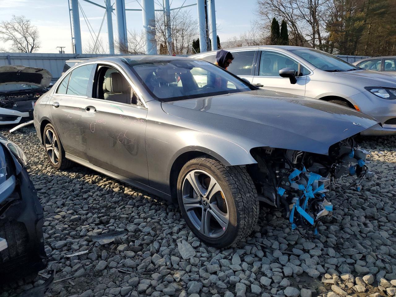 2018 Mercedes-Benz E 300 4Matic - Фото 4