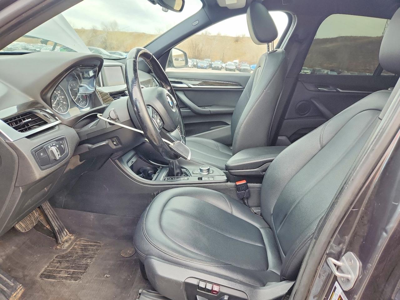 2017 BMW X1 xDrive28I - Фото 7