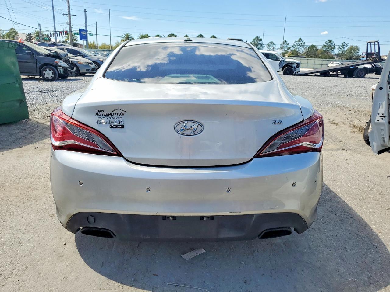 2014 Hyundai Genesis Coupe 3.8 Grand Touring - Image 6