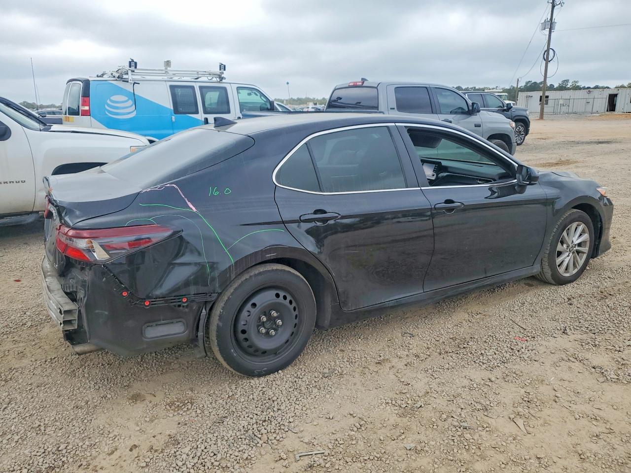 2023 Toyota Camry Le - Image 3