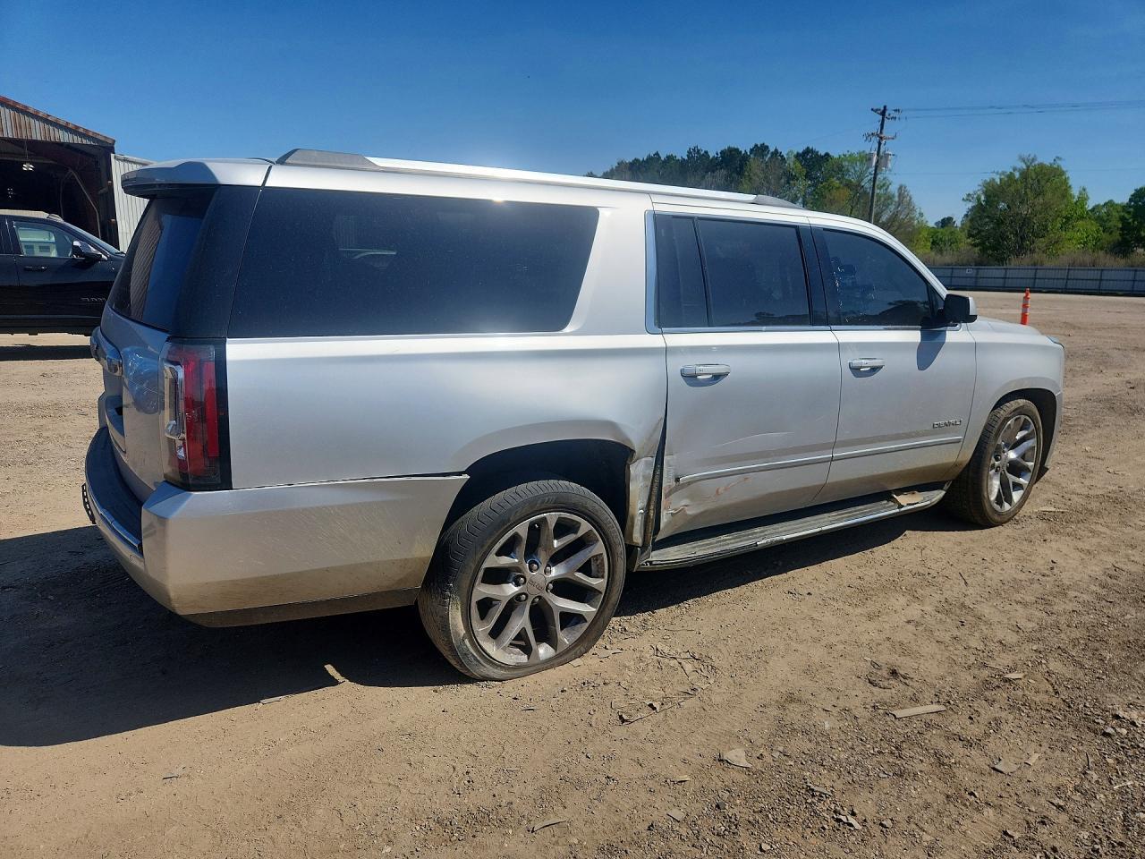 2020 GMC Yukon Xl Denali - Image 3