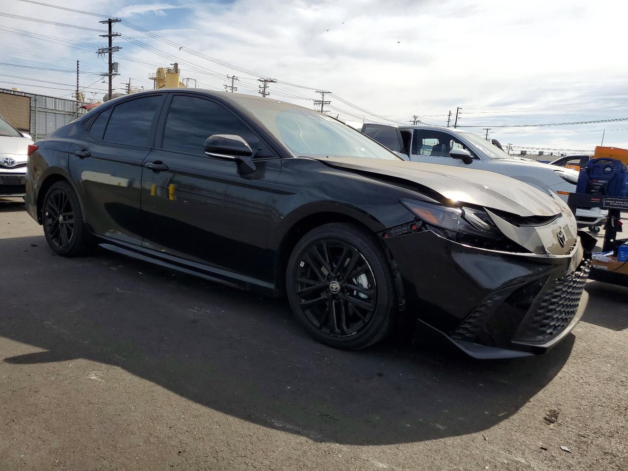 2025 Toyota Camry Se - Image 4