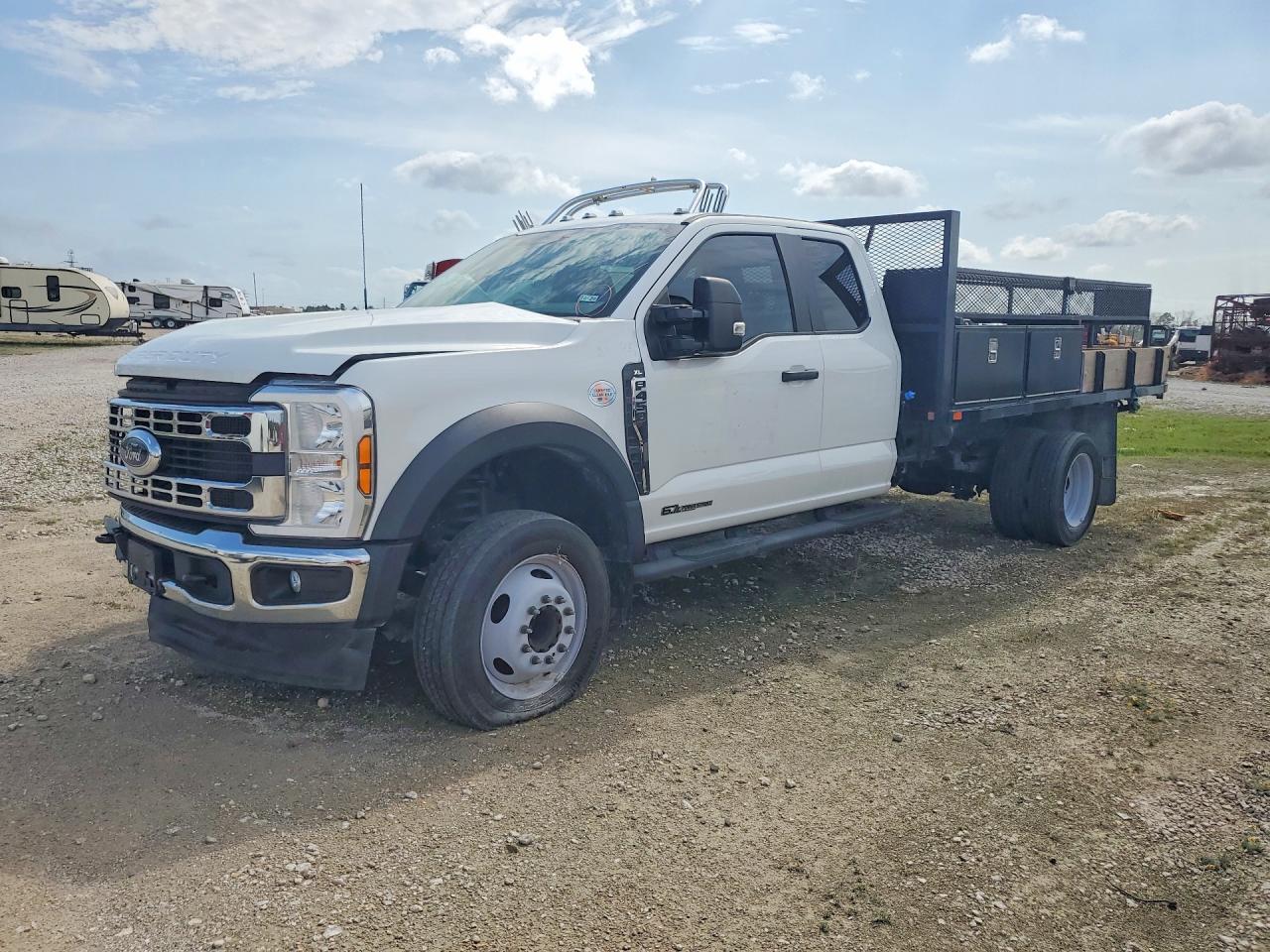 2024 Ford F450 Super Duty Flatbed Truck