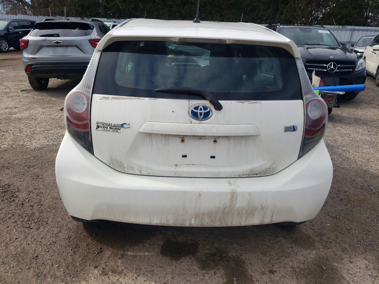 2012 Toyota Prius C One - Фото 6