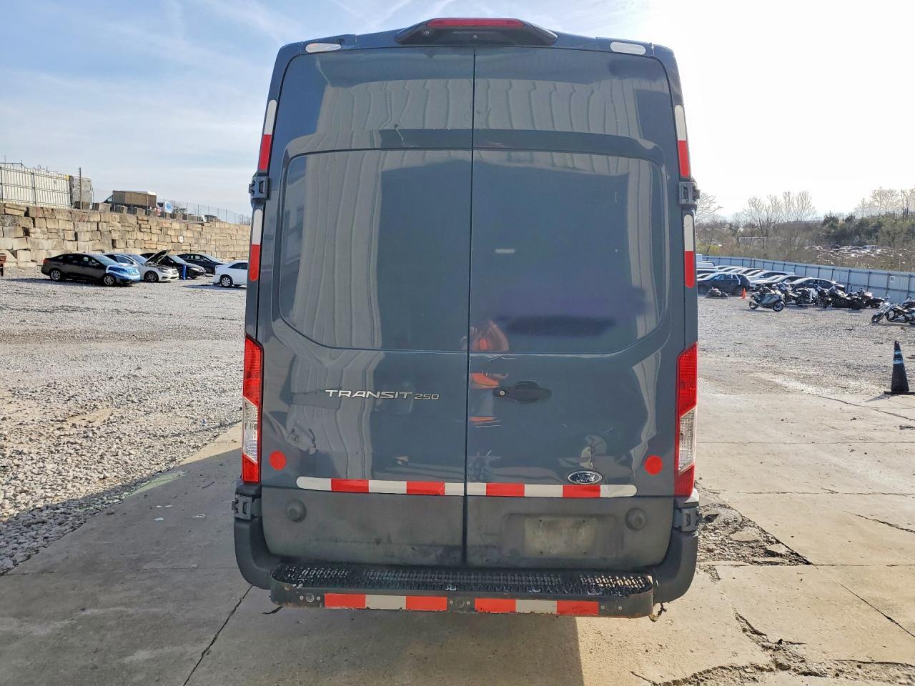 2020 Ford Transit T-250 - Image 6