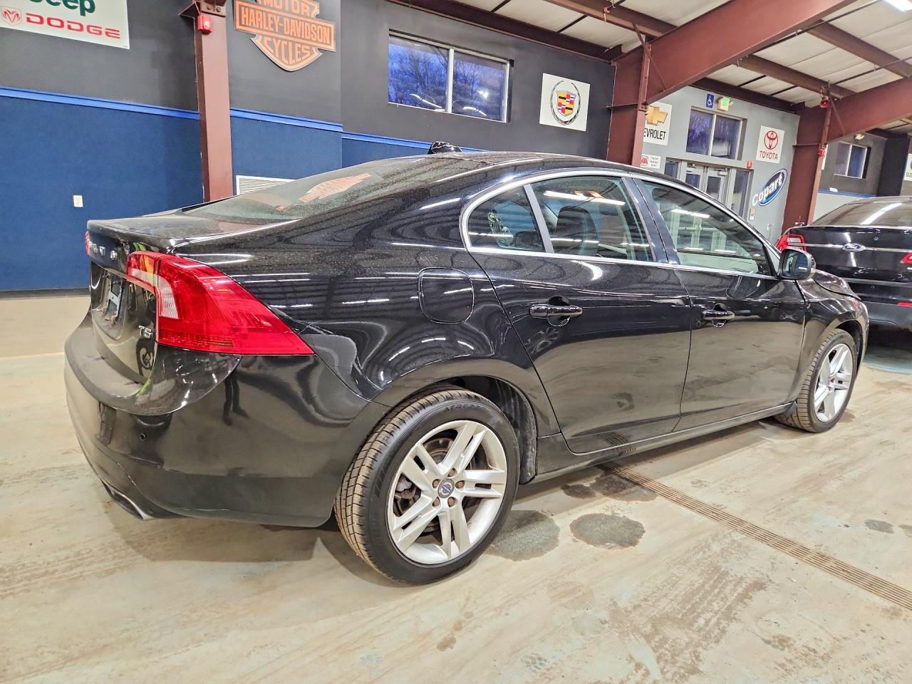 2015 Volvo S60 Premier - Фото 3
