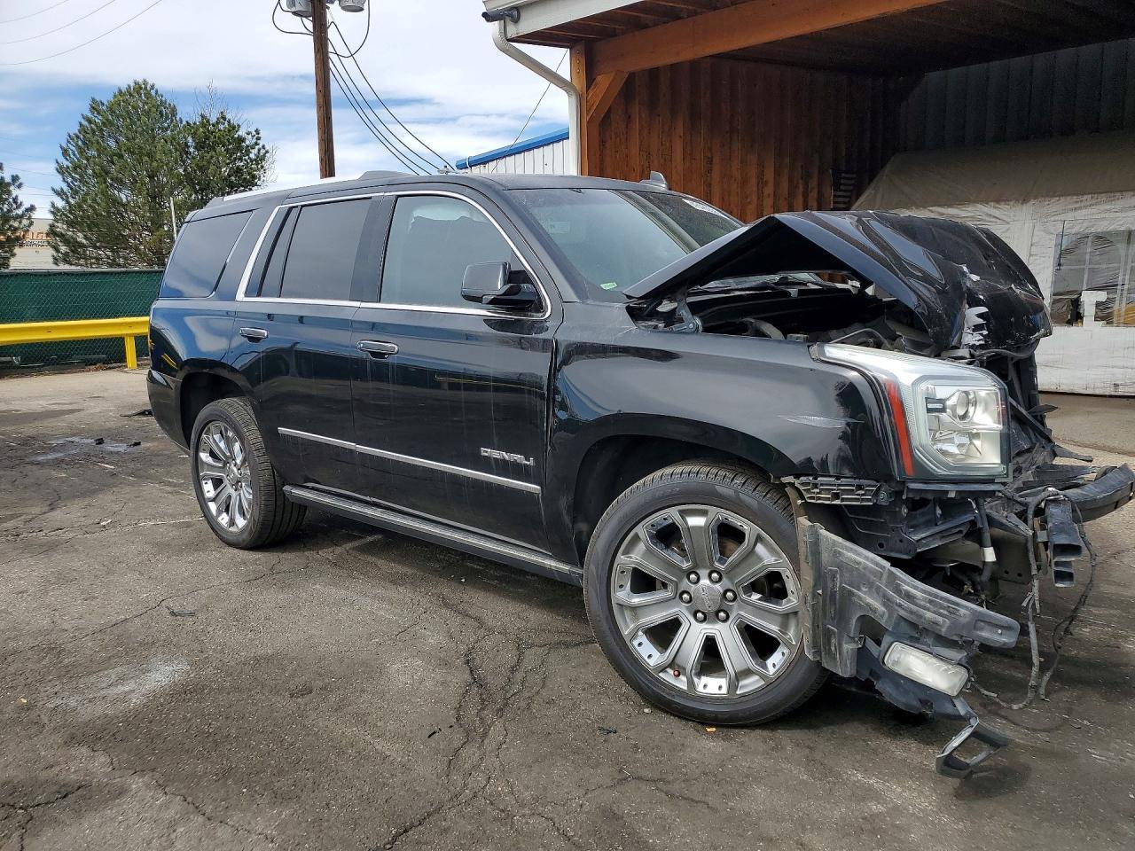 2016 GMC Yukon Denali - Image 4