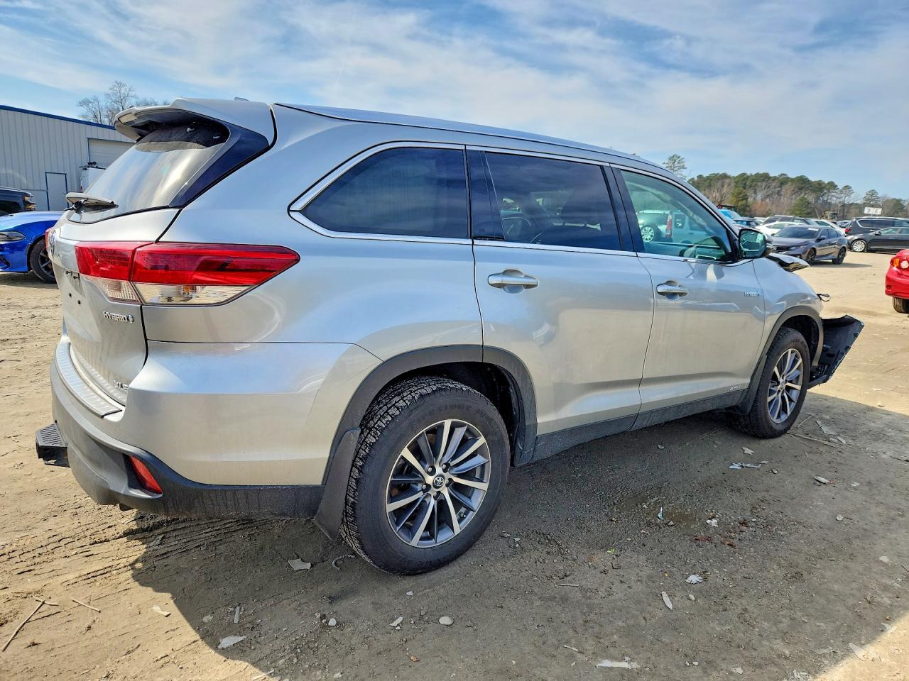 2019 Toyota Highlander Hybrid Xle - Image 3