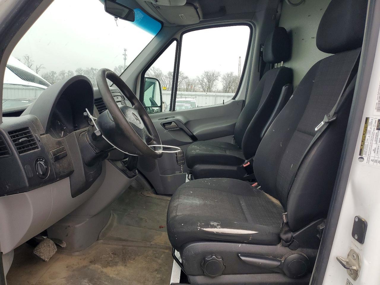 2017 Mercedes Benz Sprinter 2500 Utility / Service Van - Image 7