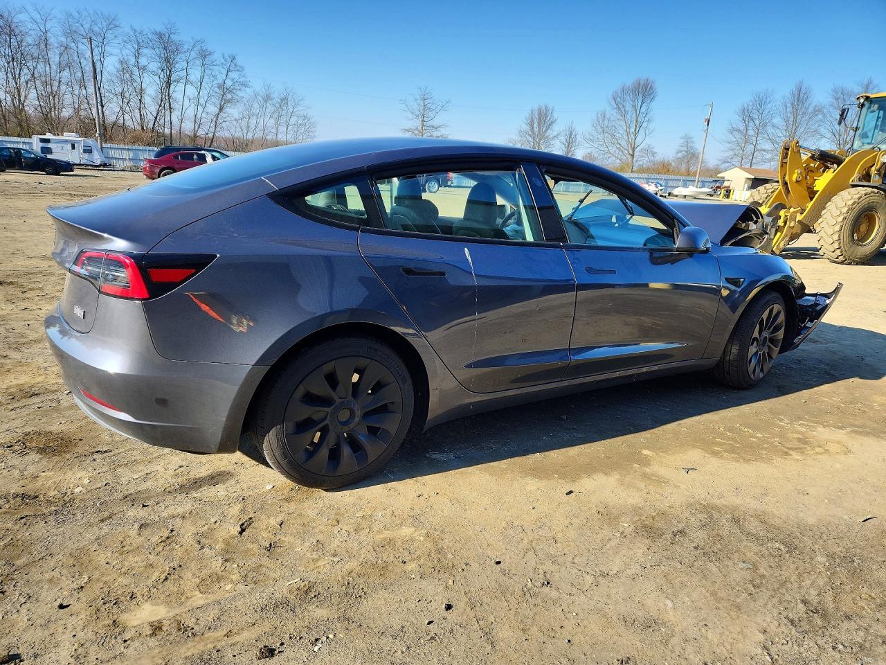 2023 Tesla Model 3 - Фото 3