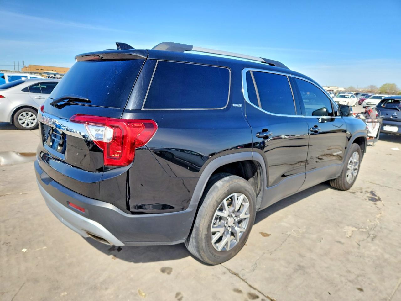 2023 GMC Acadia Slt - Image 3