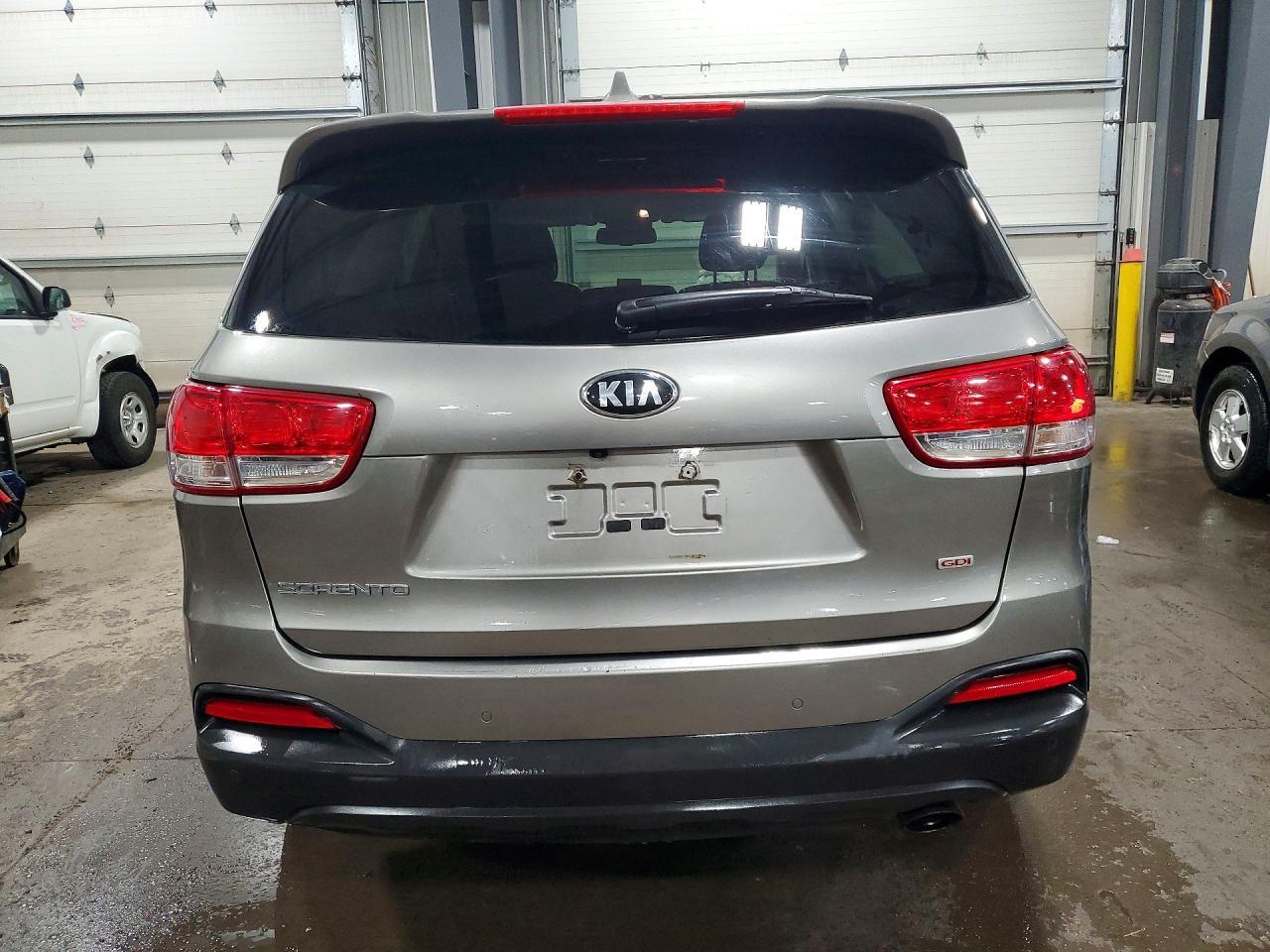 2016 Kia Sorento Lx - Image 6