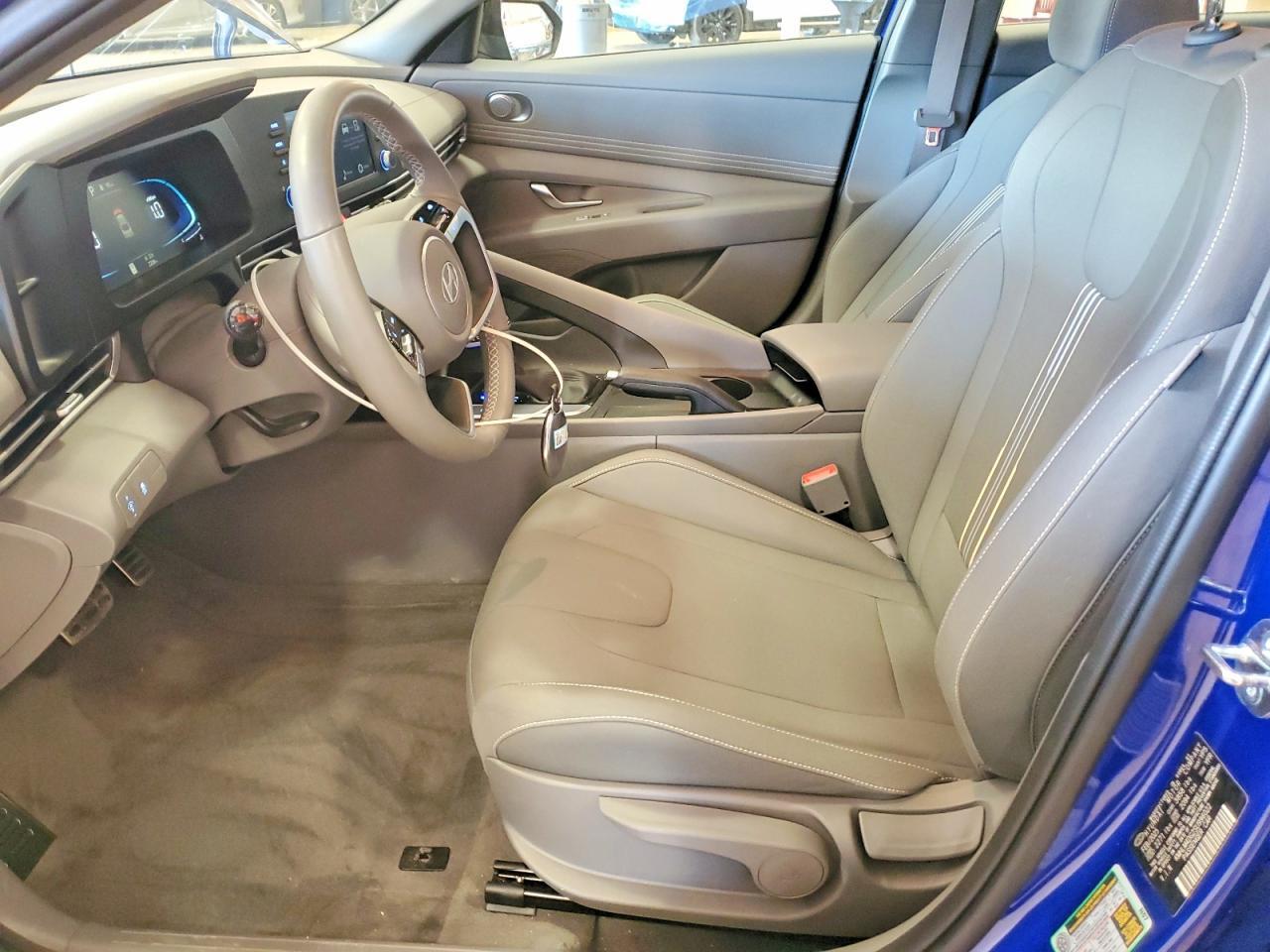 2025 Hyundai Elantra Sel Sport - Image 7