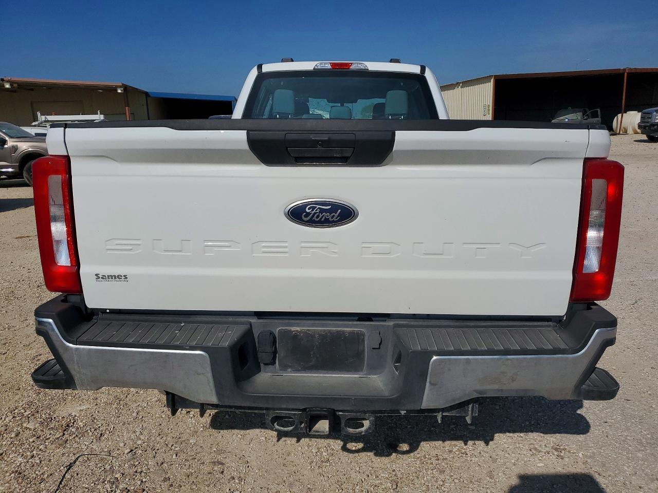 2024 Ford F250 Super Duty - Фото 6