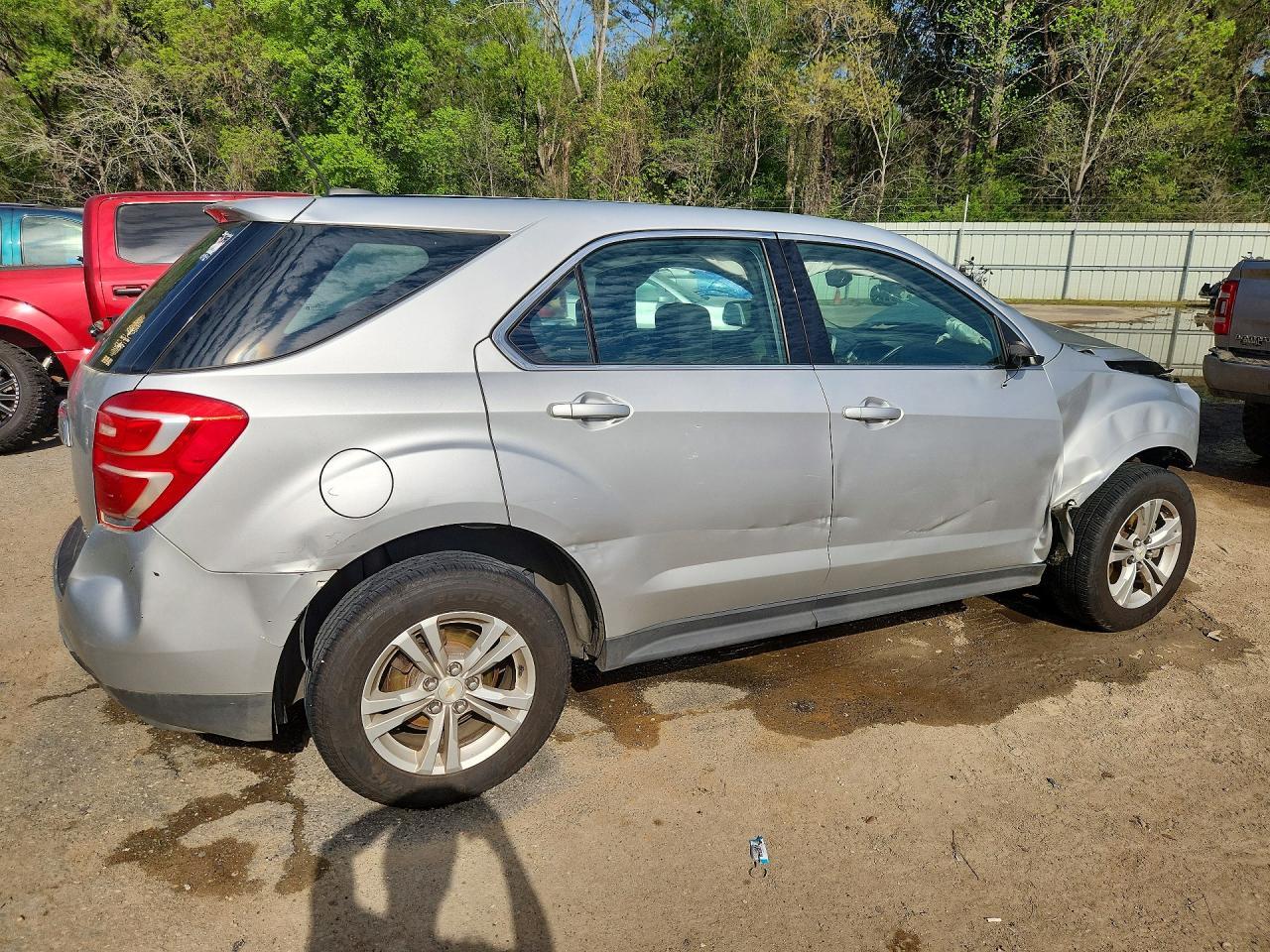 2016 Chevrolet Equinox Ls - Image 3