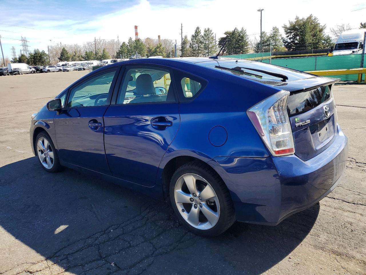 2010 Toyota Prius V - Фото 2
