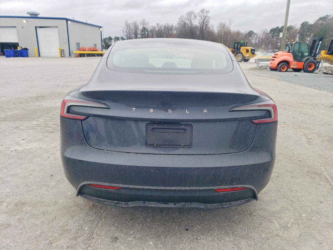 2025 Tesla Model 3 - Image 6