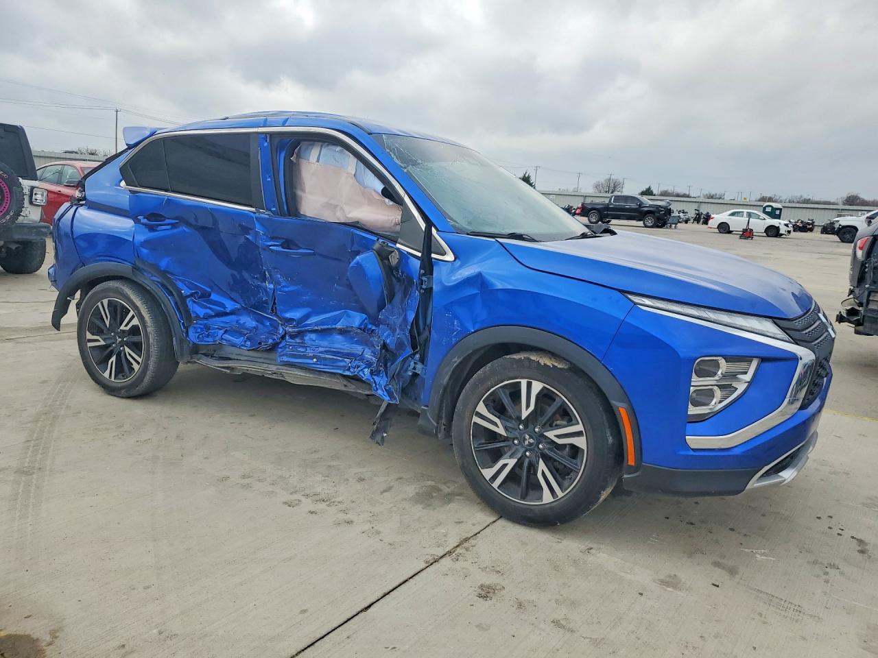 2023 Mitsubishi Eclipse Cross Se - Фото 4