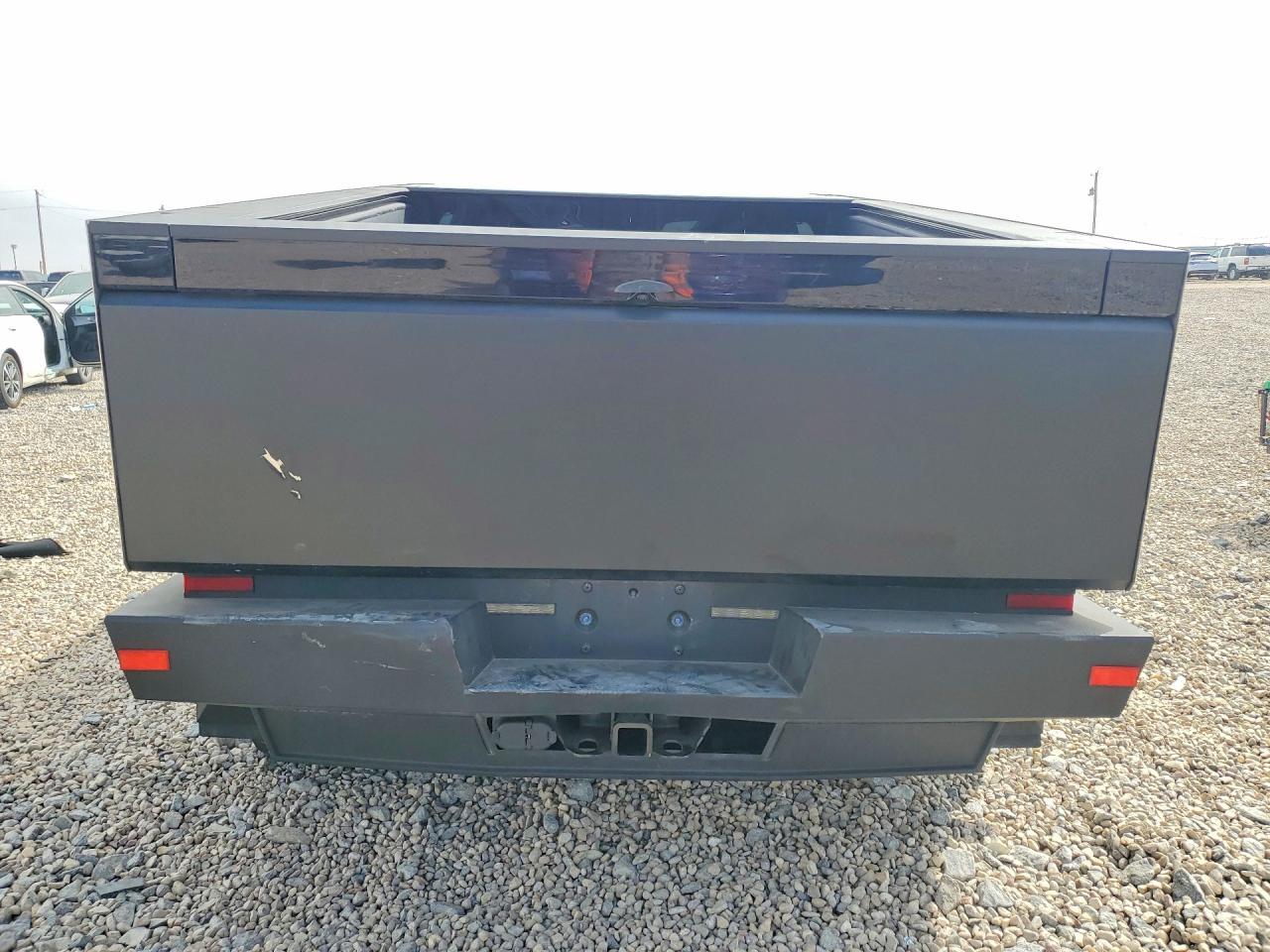 2025 Tesla Cybertruck - Фото 6