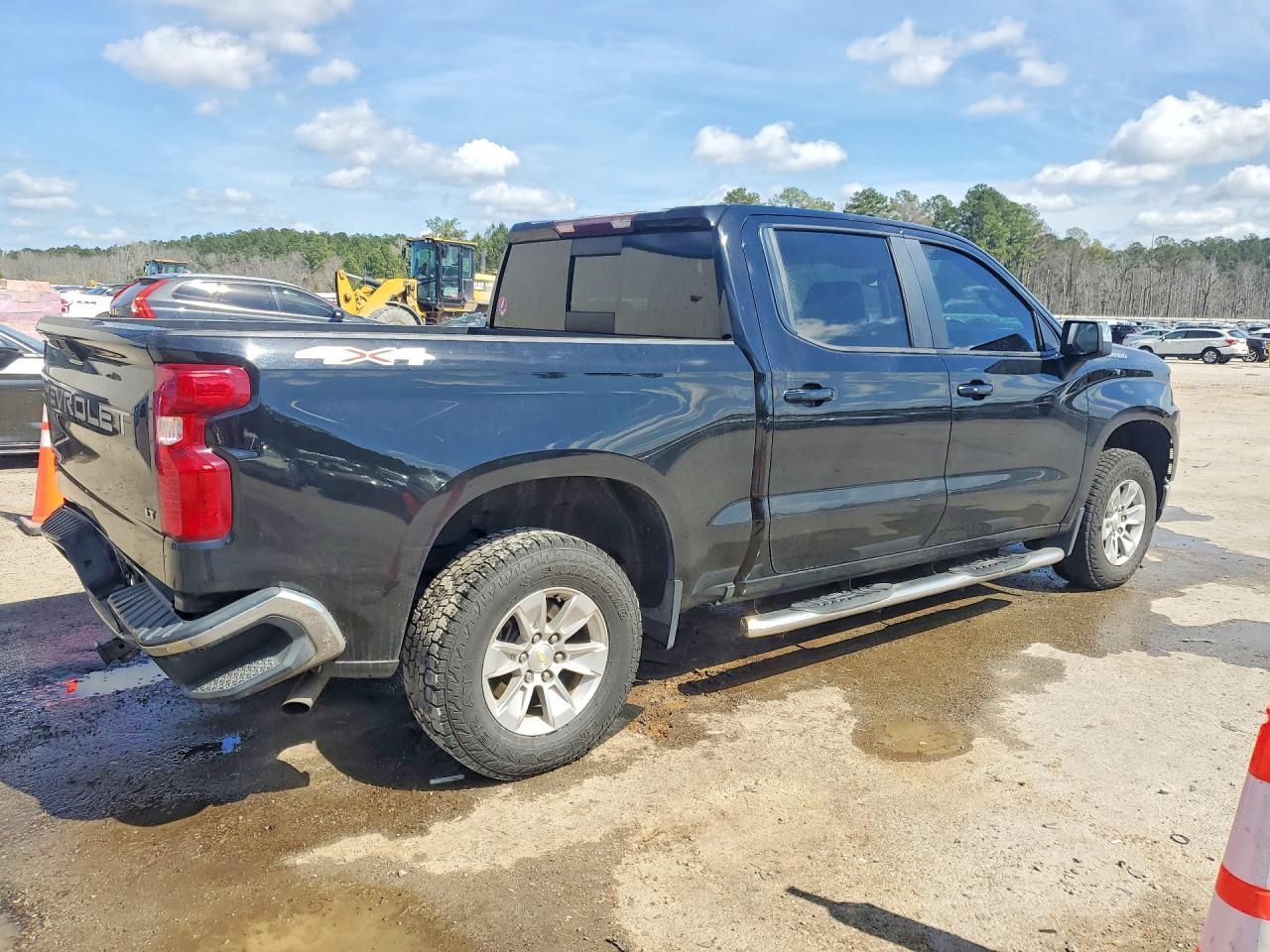 2020 Chevrolet Silverado K1500 Lt - Фото 3