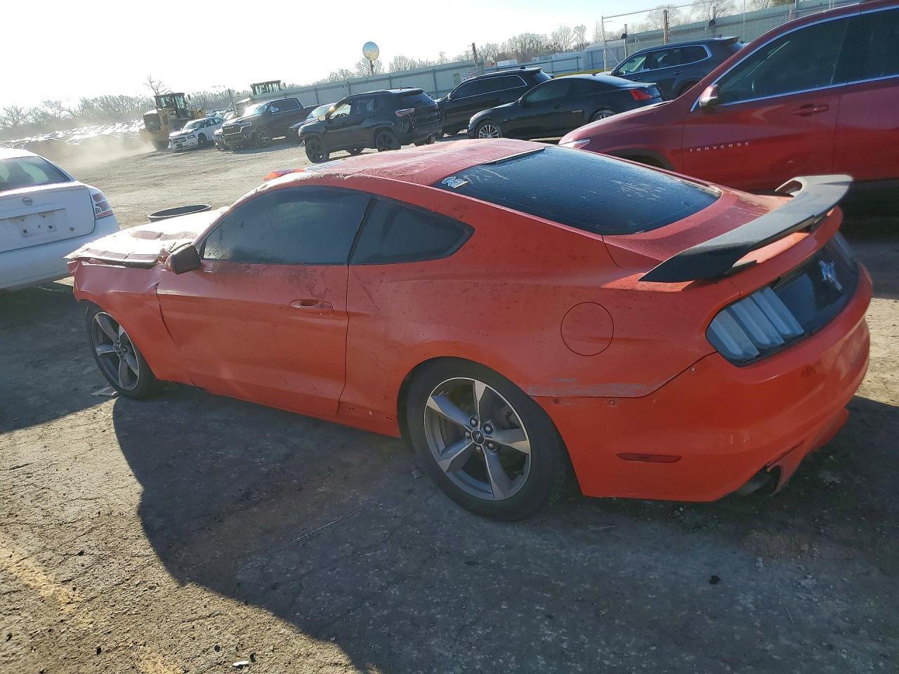 2016 Ford Mustang - Фото 2
