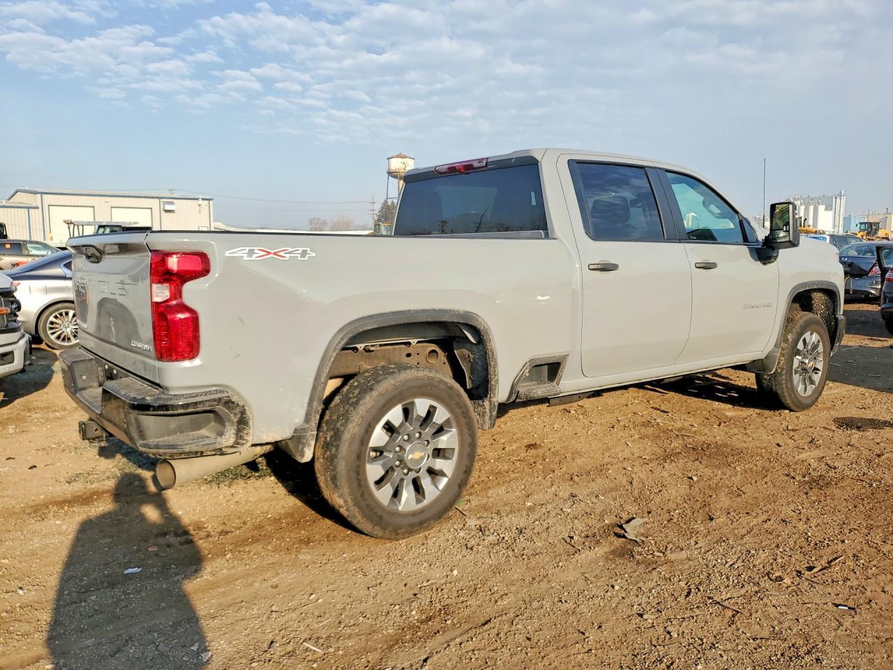 2024 Chevrolet Silverado K2500 Custom - Фото 3