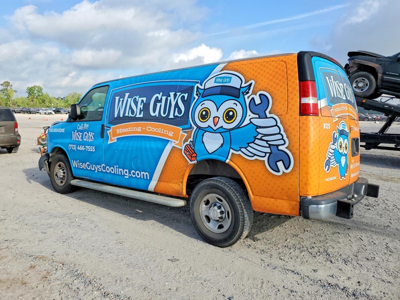 2019 Chevrolet Express G2500 - Фото 2