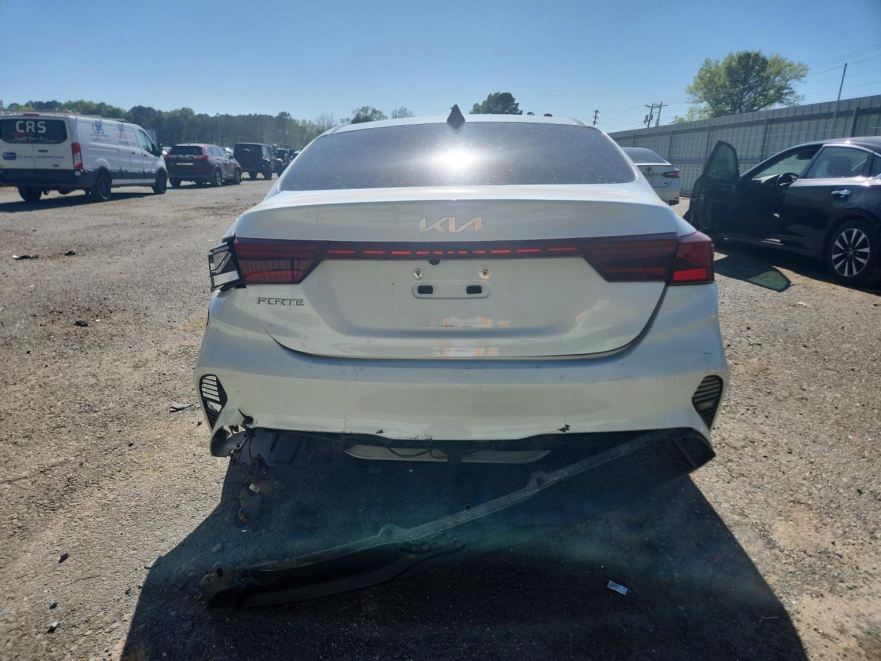 2023 Kia Forte Lxs - Image 6