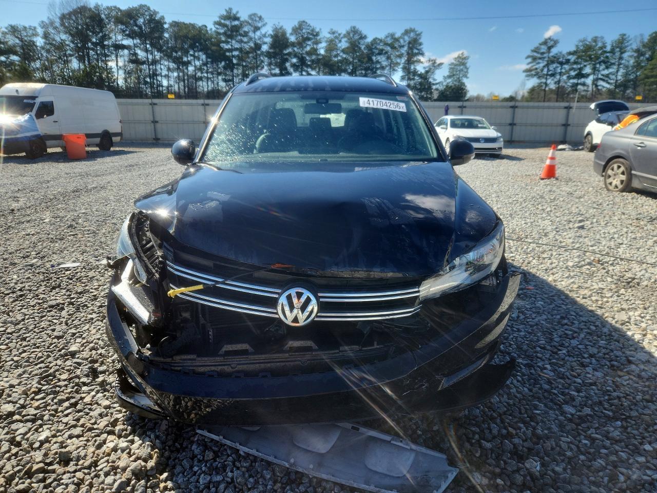 2017 Volkswagen Tiguan S - Фото 5