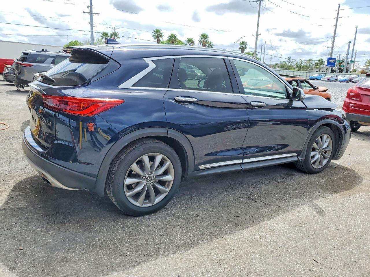2021 Infiniti Qx50 Luxe - Image 3