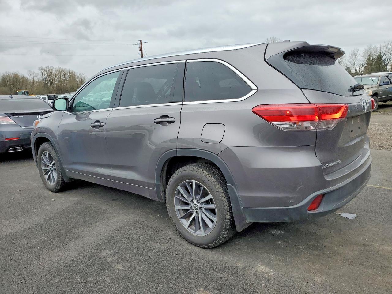 2017 Toyota Highlander Xle - Фото 2