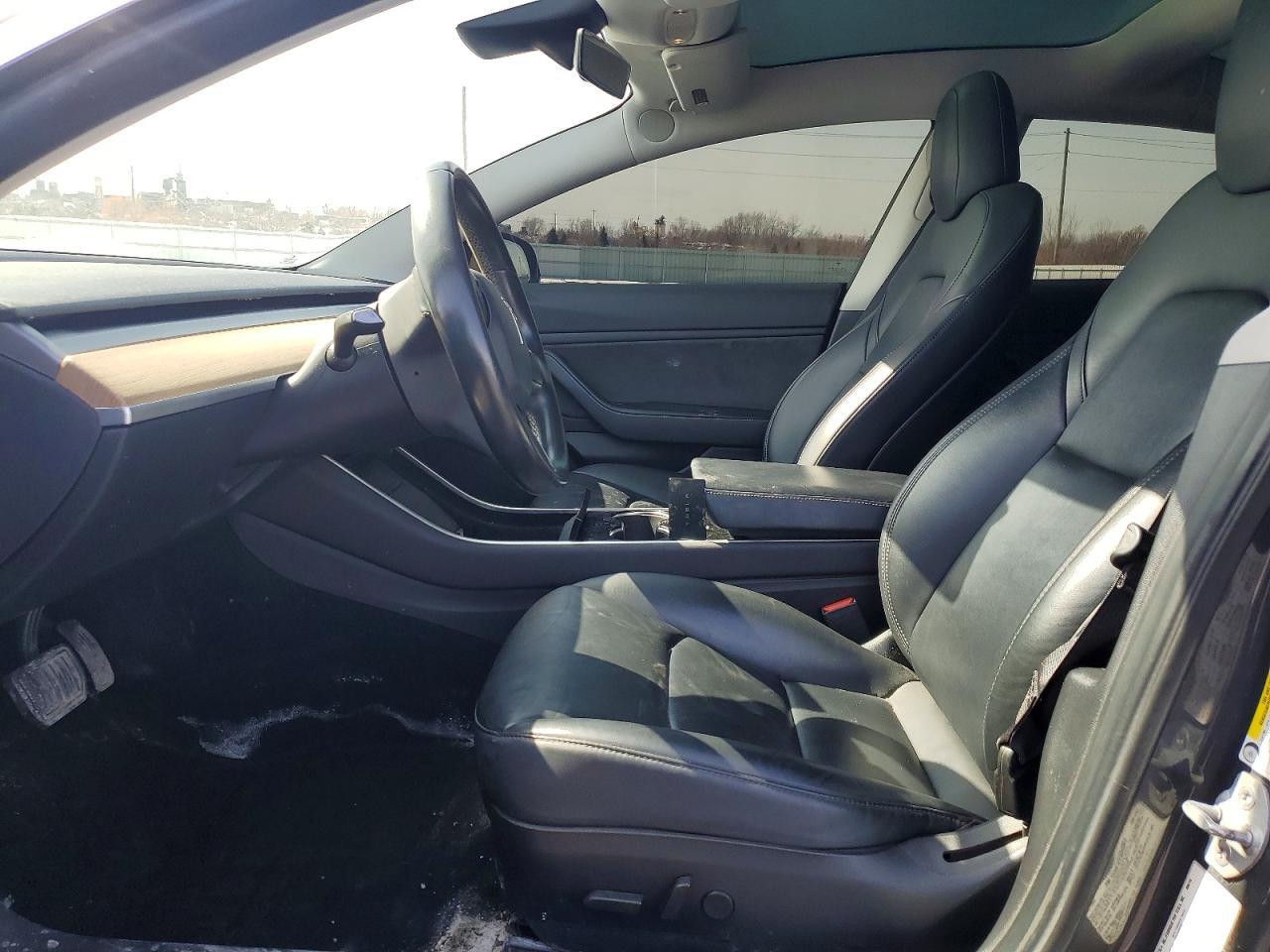 2019 Tesla Model 3 50 4Dr - Image 7