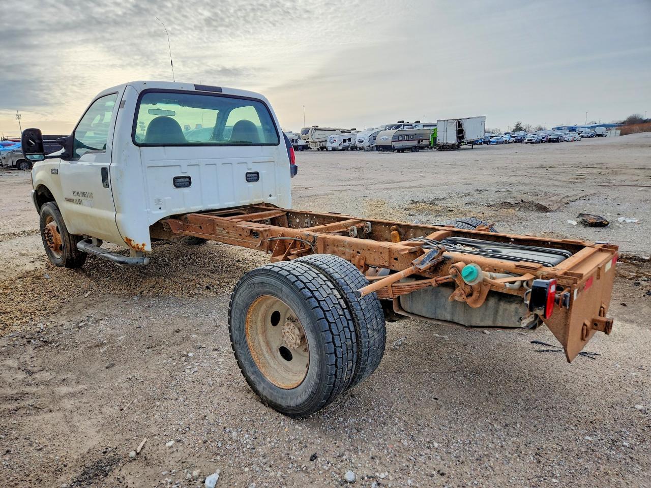 2004 Ford F550 Super Duty - Image 2