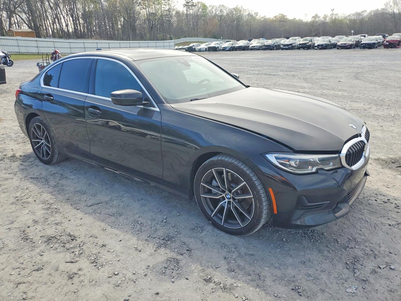 2020 BMW 330I - Фото 4