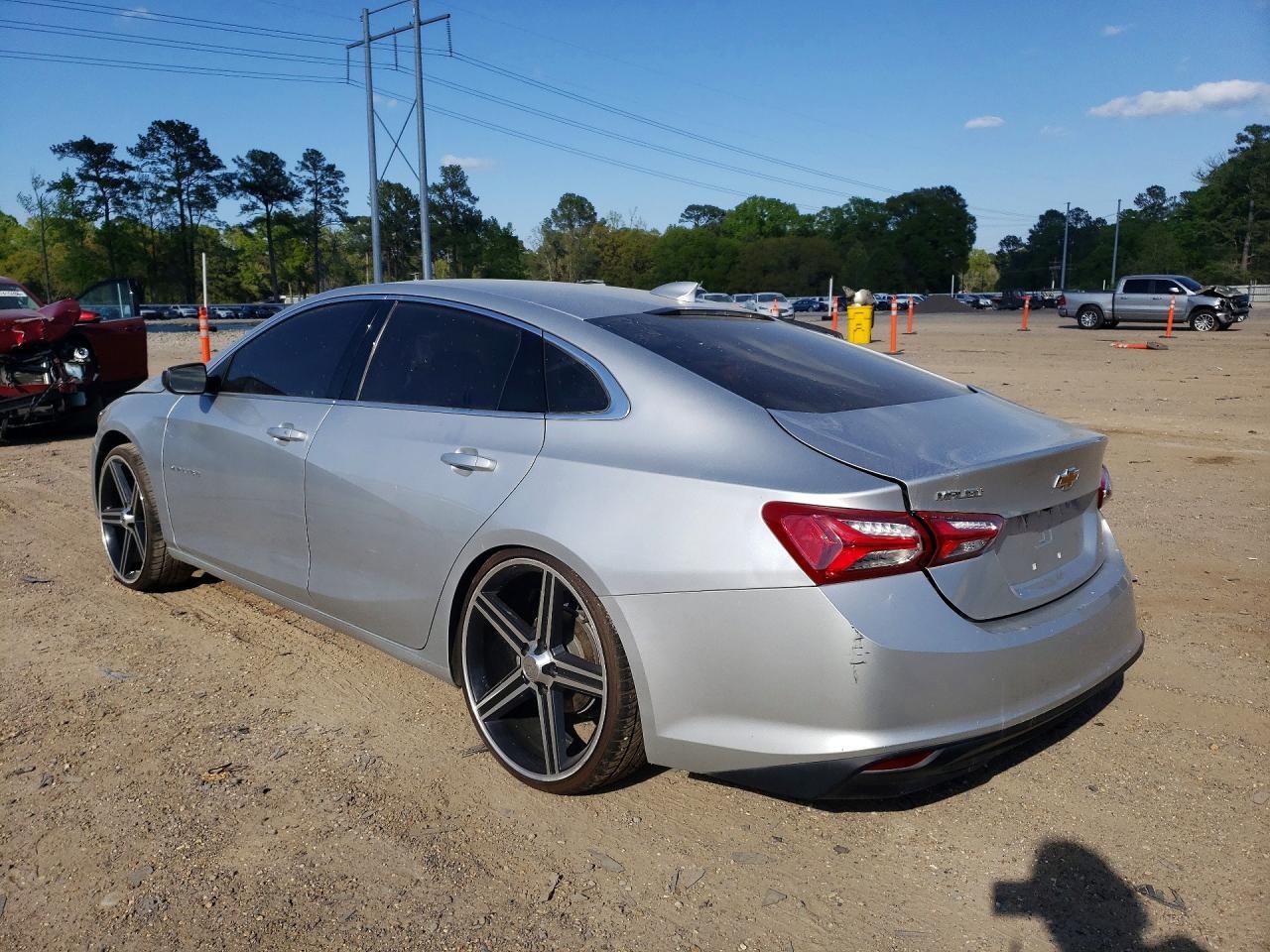 2022 Chevrolet Malibu Lt - Фото 2