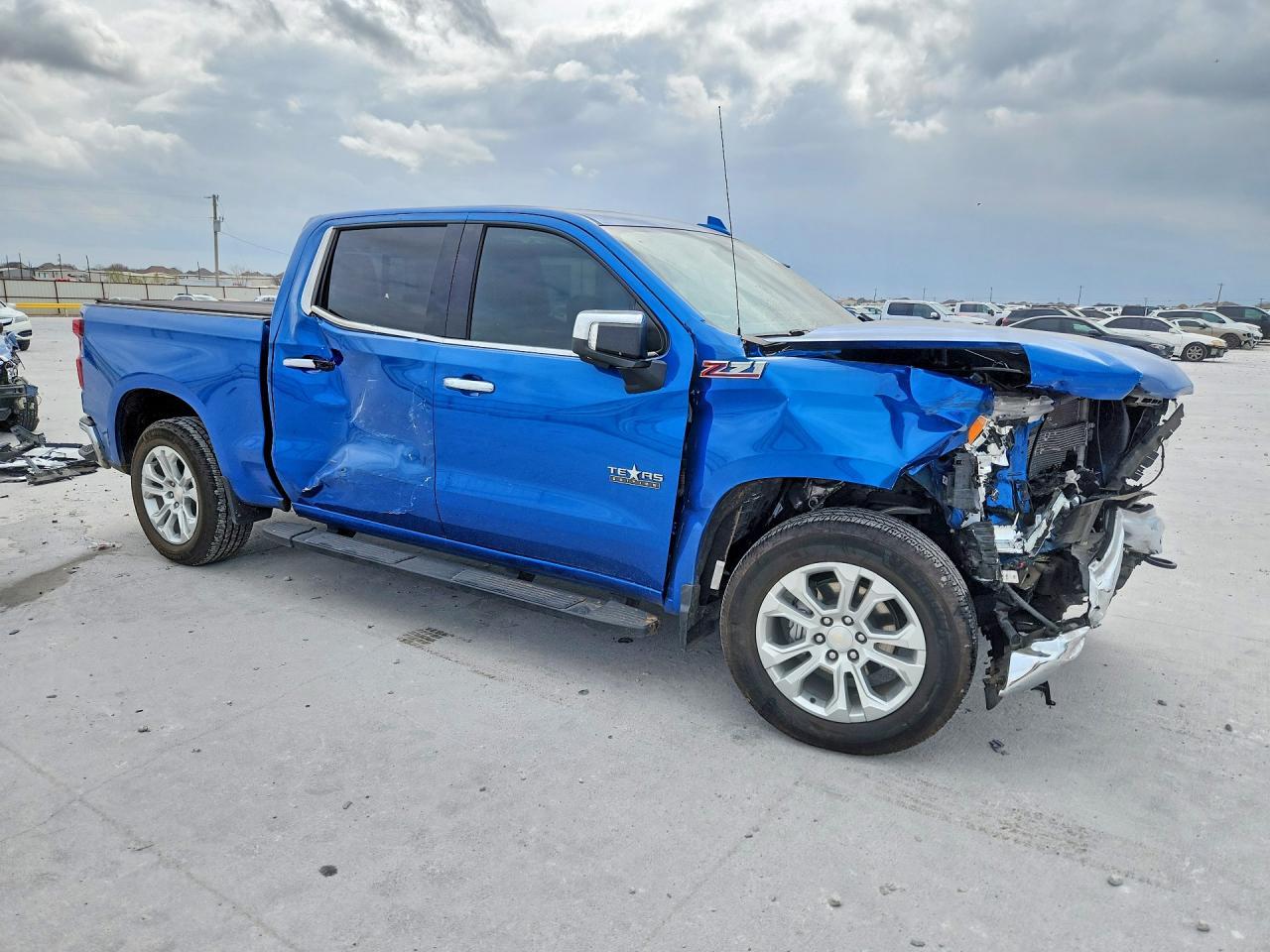 2023 Chevrolet Silverado - Image 4