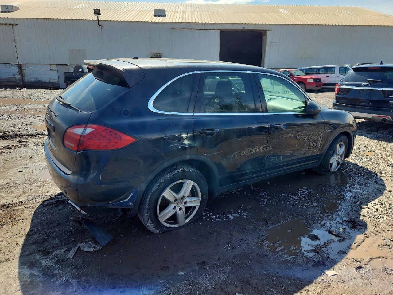 2011 Porsche Cayenne - Image 3
