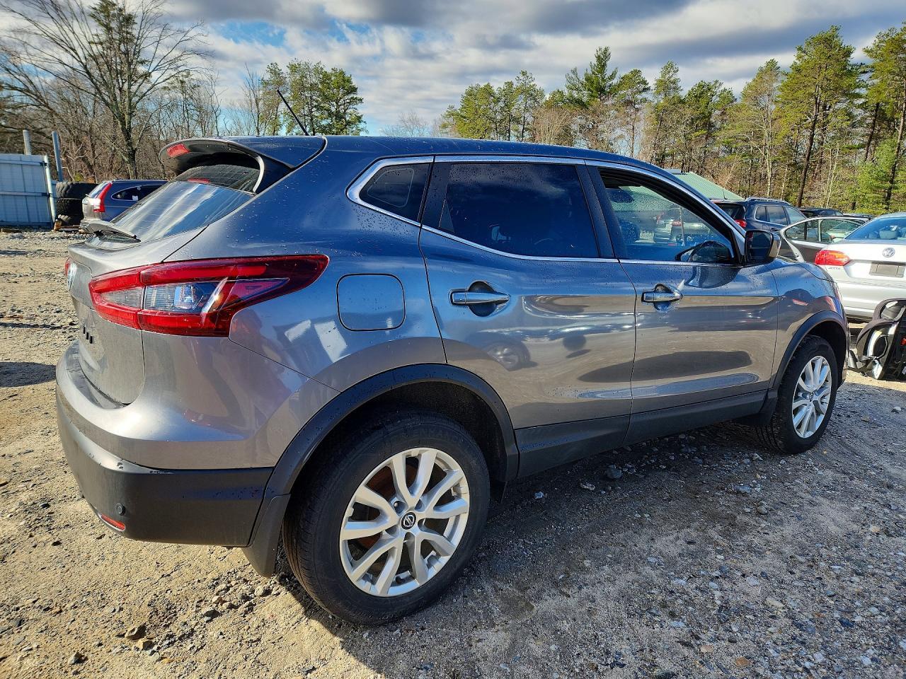 2020 Nissan Rogue Sport S - Фото 3