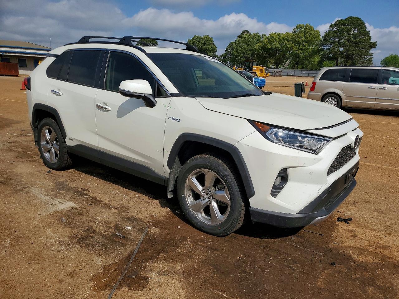 2020 Toyota Rav4 Hybrid Limited - Image 4