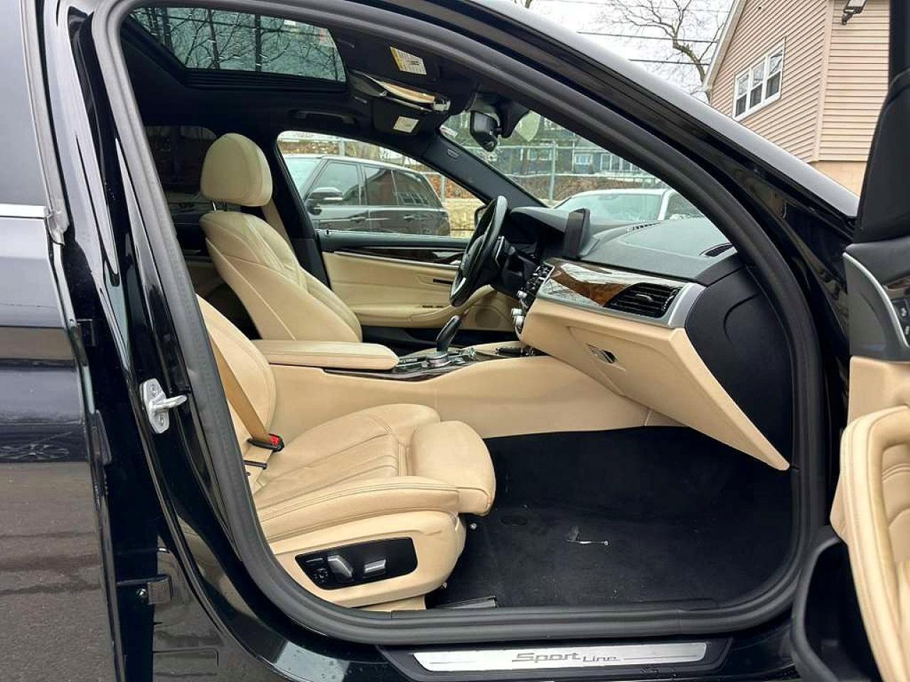 2020 BMW 530 Xi - Image 5