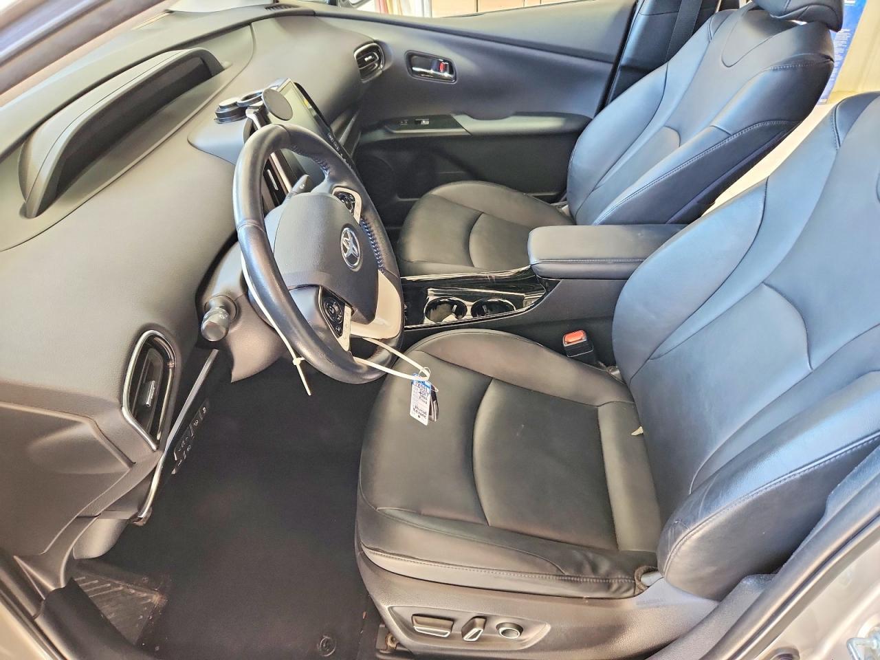 2017 Toyota Prius - Фото 7