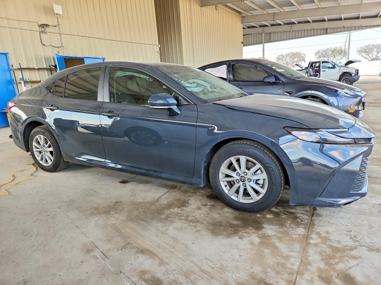 2025 Toyota Camry Le - Фото 4