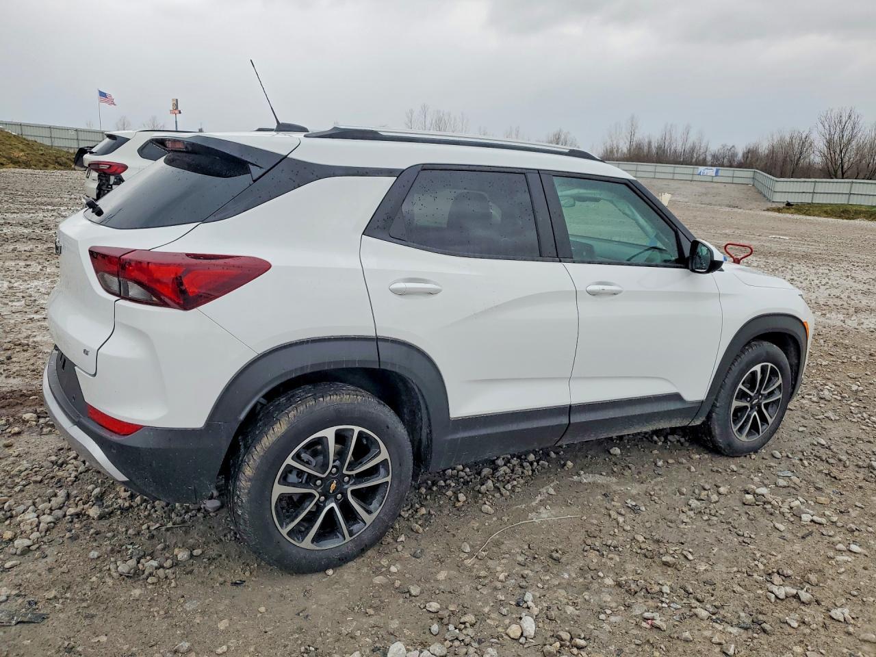 2025 Chevrolet Trailblazer Lt - Image 3